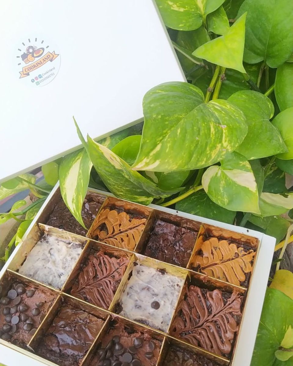 12 Assorted Brownies Deal Box